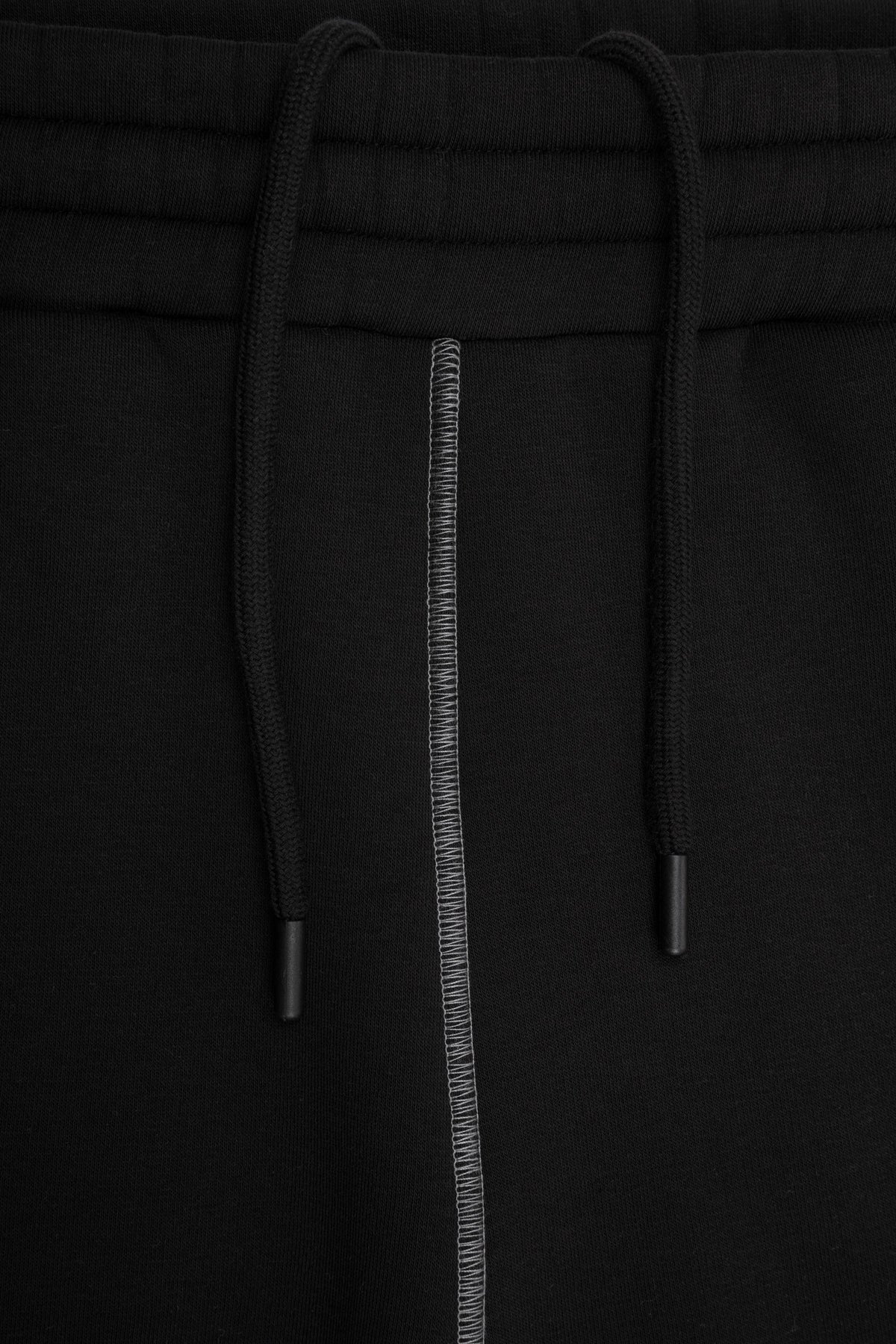 Contrast Logo Jogger